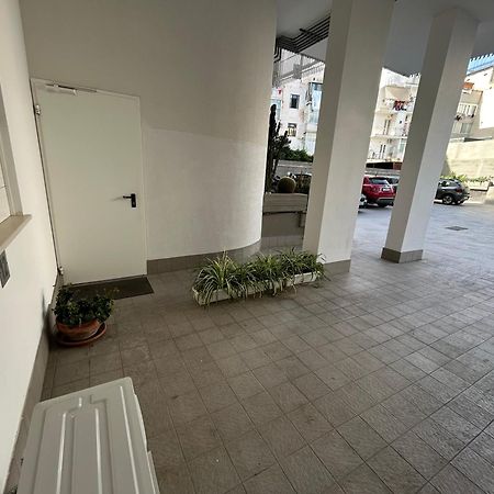 דירות Central Modern Studio בארי מראה חיצוני תמונה
