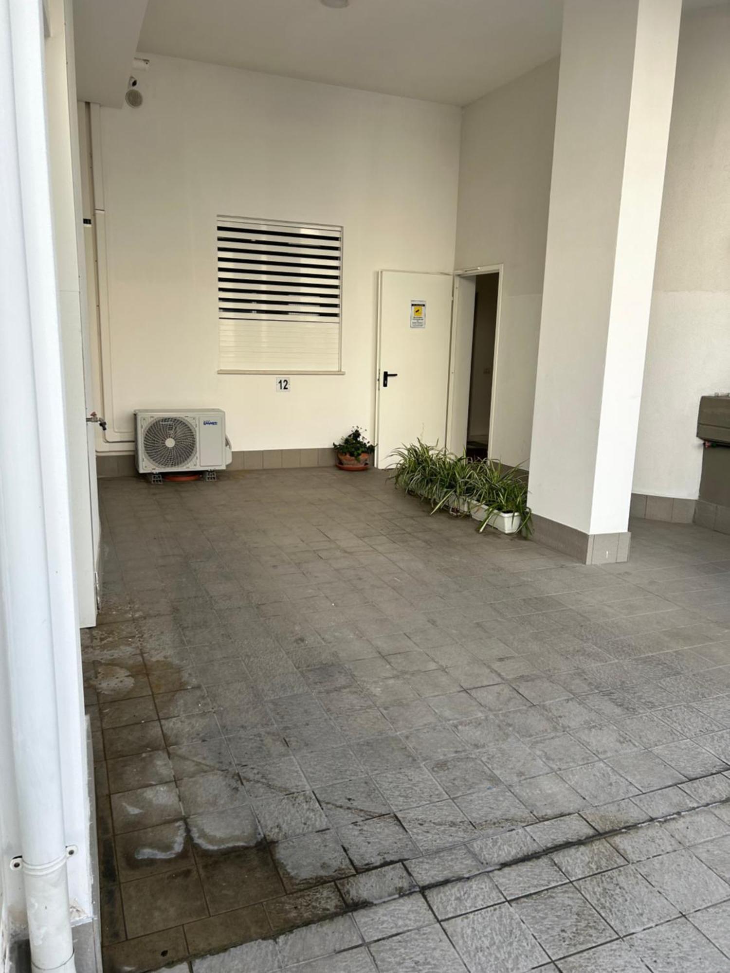 דירות Central Modern Studio בארי מראה חיצוני תמונה